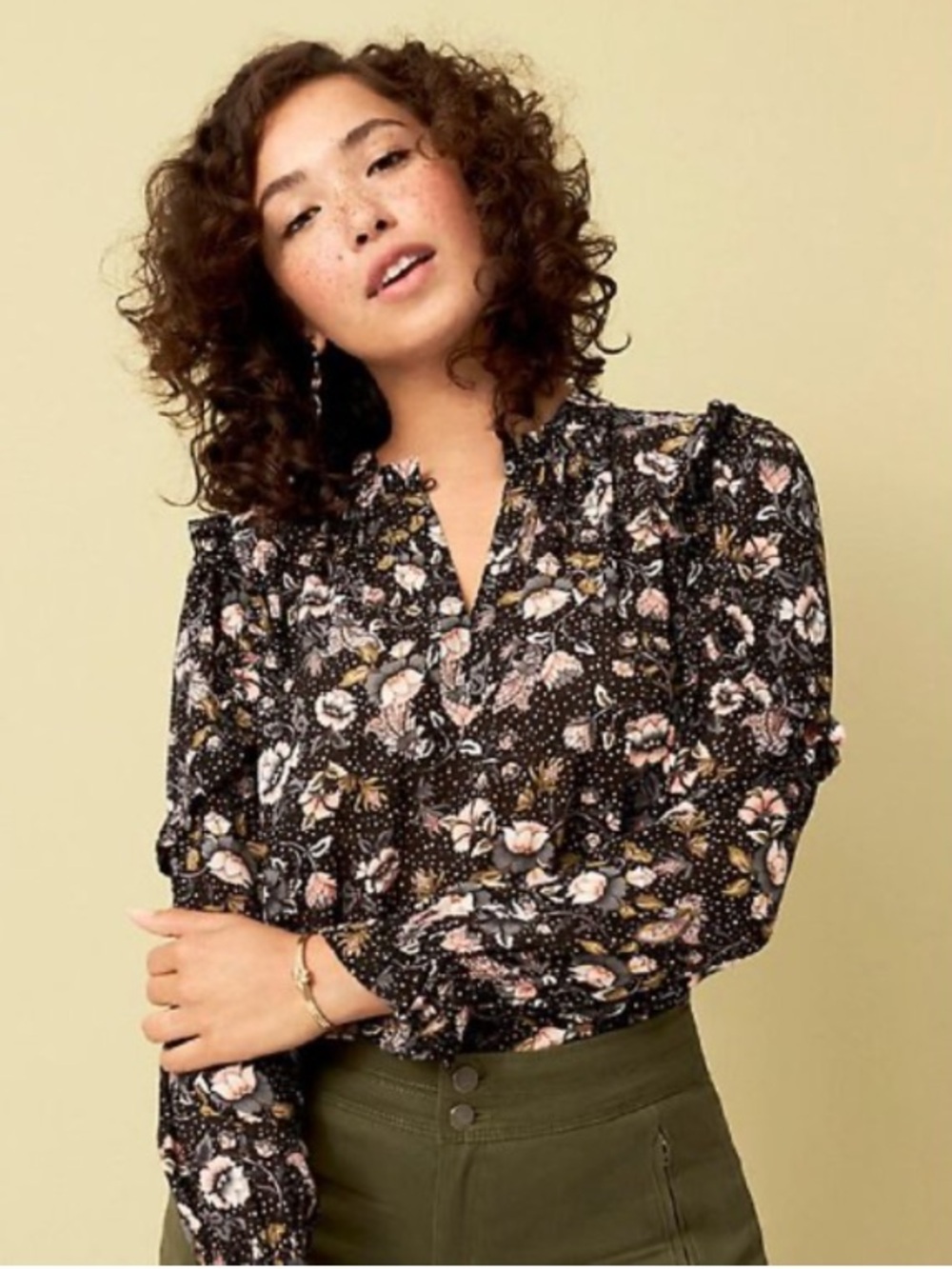 Ann Taylor LOFT Floral Ruffle V-Neck Pullover Peasant Blouse Boho Black XS